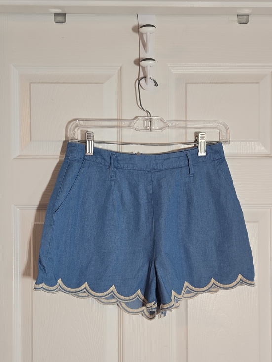 Umgee Pants - Umgee Blue Scallop Hem Denim-Look Chambray Shorts Size Small